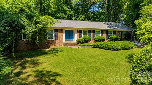 Homes in Woodcrest, Lexington