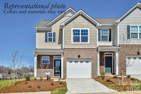 1232 Nighthawk Way pending home in Redhawk, Belmont, NC