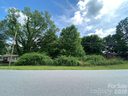 2061 Colonial Lane sold home in Hickory, SC