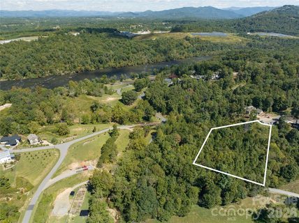 68 Sweet Fern Parkway active home in Olivette, Asheville, NC
