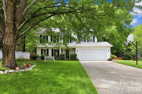 3009 Oakcroft Drive pending home in Oakcroft, Matthews, NC