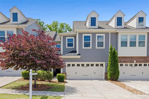 625 Amber Meadows Way active townhome in Cameron Creek, Tega Cay, SC