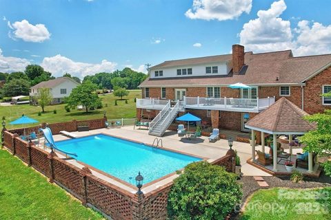Homes in Millers Main, Stony Point