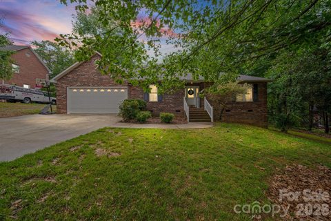 2920 Noritake Trail sold home in Crystal Village, Albemarle, NC