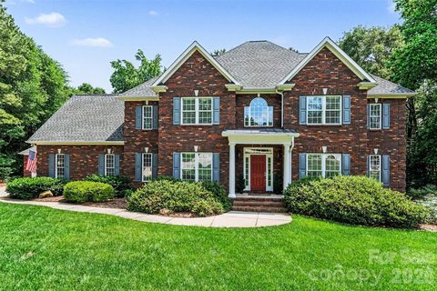 1233 Silver Arrow Court sold home in Huntington Farms, Fort Mill, SC