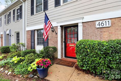 4611 Hedgemore Drive pending home in Park Place, Charlotte, NC