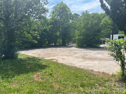 2300 E Independence Boulevard active home in Shenandoah Park, Charlotte, NC