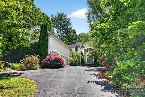 Homes in Oak Hollow, Asheville