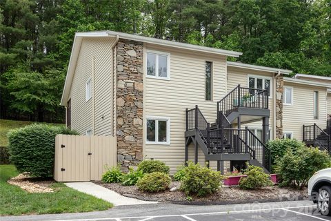 580 Britton Creek Drive active condo in Britton Creek, Hendersonville, NC
