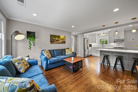 241 Wakefield Drive active home in Selwyn Village, Charlotte, NC