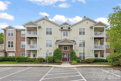 333 Westbend Drive active condo in Hyde Park, Charlotte, NC