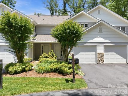 135 Ewarts Pond Road active home in Duncraggen, Hendersonville, NC