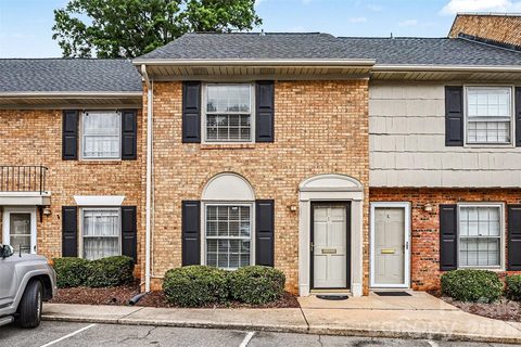 3720 Park Road pending condo in Ashbrook Condos, Charlotte, NC