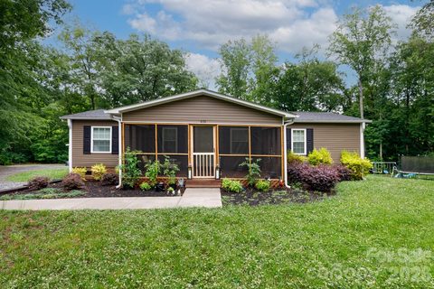 652 Sutton Spring Road pending home in York Acres, York, SC