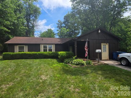 Homes in Colonial Heights, Hickory