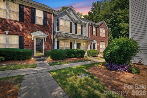 6072 Sapwood Court active townhome in Parkside Townhomes, Matthews, NC