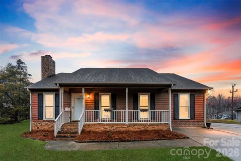 2524 Amity Avenue sold home in Gardner Woods, Gastonia, NC