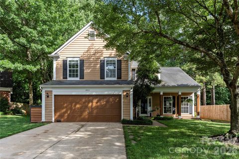 8411 Red Cypress Court active home in Wedgewood North, Charlotte, NC