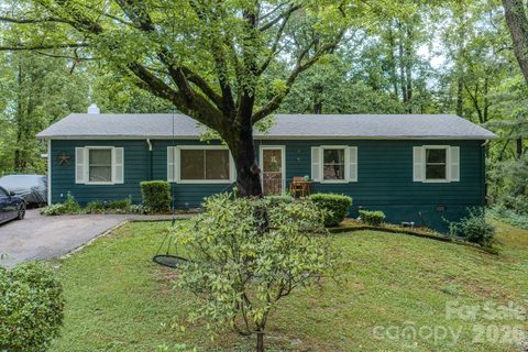 112 Amelia Drive active home in Stoneycrest, Hendersonville, NC