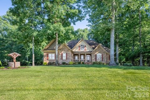 8325 Curico Lane sold home in Irongate, Charlotte, NC