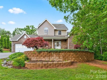 40 Hope Road active home in Johnson Farms, Weaverville, NC