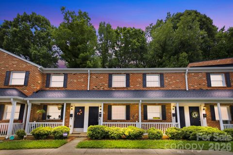 1215 Green Oaks Lane active condo in Williamsburg On Commonwealth, Charlotte, NC