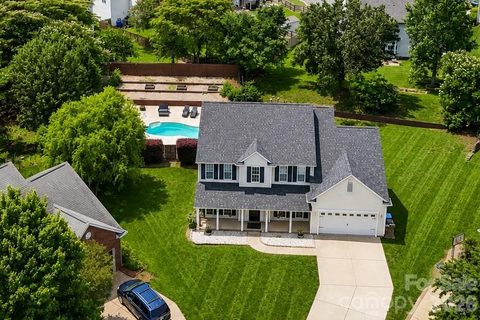 Homes in McGinnis Village, Huntersville