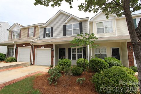 626 Fountain Court active home in Cascades, Fort Mill, SC