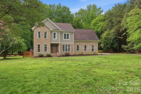 15340 Yarmouth Road sold home in Oxford Glen, Mint Hill, NC