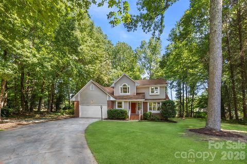 932 Alexandria Court active home in Heritage Woods, Gastonia, NC