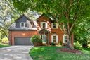 2908 Seton Drive sold home in Matthews, SC