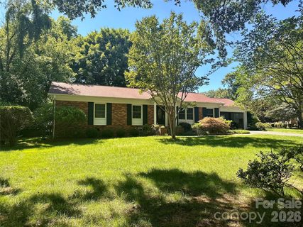 469 Blairmore Drive pending home in Sherwood Forest, Charlotte, NC