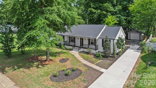 1421 Tyvola Road pending home in Seneca Park, Charlotte, NC
