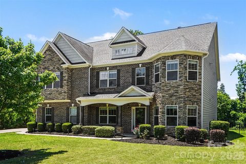 15301 Guthrie Drive pending home in Mirabella, Huntersville, NC