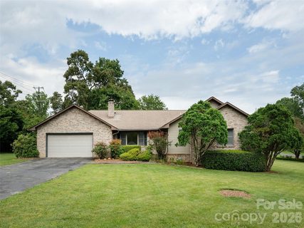 2 Bannerwood Drive sold home in Bannerwood, Horse Shoe, NC