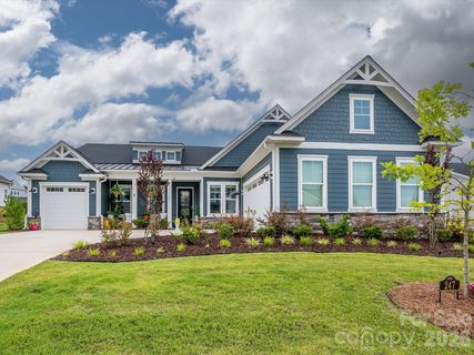 247 Lanyard Lane active home in McLean - South Shore, Belmont, NC