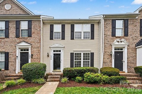 10946 Garden Oaks Lane active home in Garden Oaks, Charlotte, NC