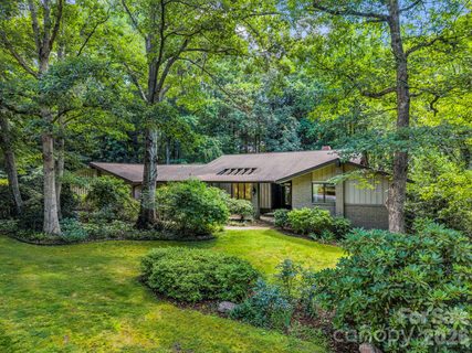 115 Woodhaven Drive active home in Woodhaven, Hendersonville, NC