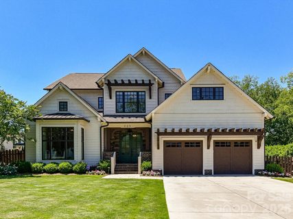 221 Anthony Circle