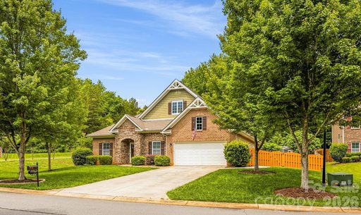 Homes in Ravencroft, Mint Hill