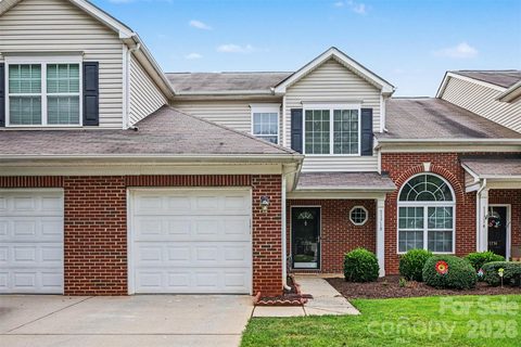 11718 Stockdale Court pending townhome in Carolina Crossing, Pineville, NC