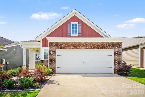 1417 Turkey Roost Road active home in Elizabeth, Fort Mill, SC