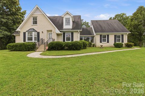 3343 Olde Creek Trail active home in Olde Creek, Matthews, NC