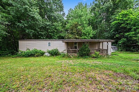 111 Oak Brook Drive active home in Quail Hill, Mooresville, NC