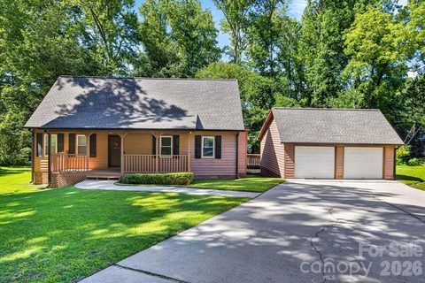 4881 Hickory Nut Court sold home in Country Oaks, Rock Hill, SC