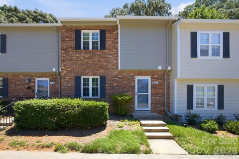 3132 Heathstead Place sold home in Heathstead, Charlotte, NC