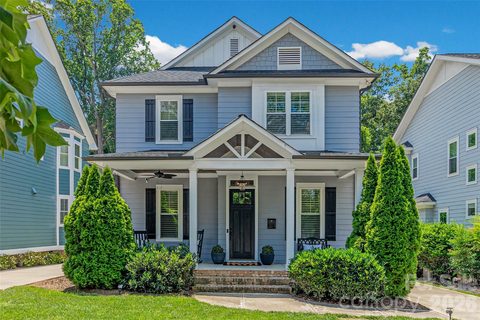 3430 Cosby Place pending home in The Oaks At Midwood, Charlotte, NC