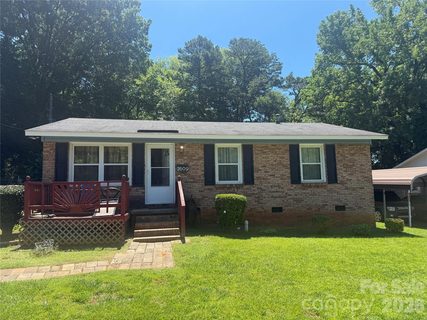2609 Alleghany Street pending home in Westerly Hills, Charlotte, NC