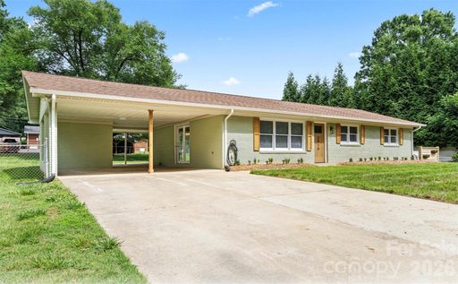 A home in Clover Fork Acres
