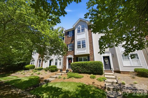 6721 Mountain Majesty Way active home in Tanners Creek, Huntersville, NC